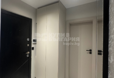 Designer-Dreizimmerwohnung mit Panoramablick auf das Vitosha-Gebirge, Sofia