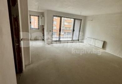 Drei-Zimmer-Wohnung hinter der Mall Bulgaria