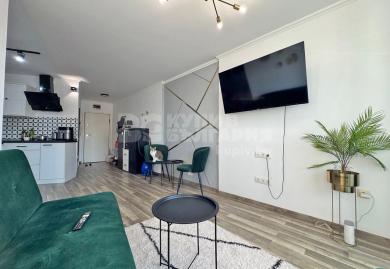 Stilvolle 2-Zimmer-Wohnung nah am Meer mit XXL-Terrasse in Sonnenstrand