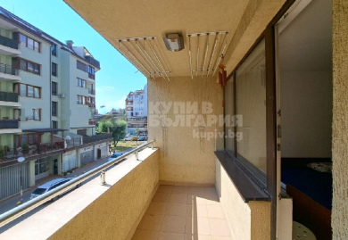 Dreizimmerwohnung mit Parkplatz in Sofia