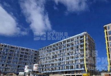 Просторен тристаен апартамент с южно изложение в кв.Владиславово