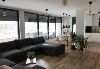 Mehrzimmerwohnung in Mladost 4 