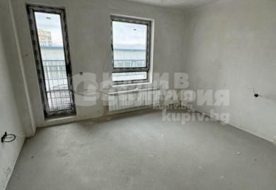 Drei-Zimmer-Wohnung hinter der Mall Bulgaria