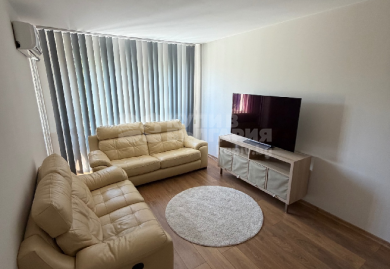 Möblierte Dreizimmerwohnung nach umfassender Renovierung in Sofia