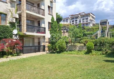 Stilvolle, bezugsfertige 3-Zimmer-Wohnung mit Meerblick in Sveti Vlas
