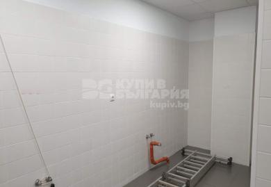 Бизнес помещение-Заведение за хранене и хранителен магазин в нова сграда 