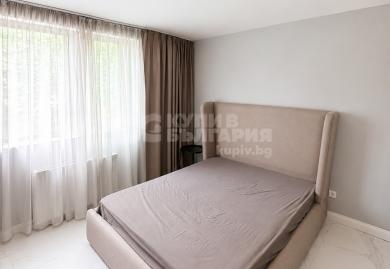 Luxuriöse Drei-Zimmer-Wohnung mit Designermöbeln im Stadtteil Iztok, Sofia