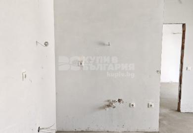 Хубав двустаен апартамент в сграда с акт 16 до Св.Св.Константин и Елена