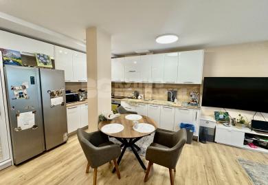 Voll möblierte Dreizimmerwohnung nahe St. Konstantin und Elena, Varna